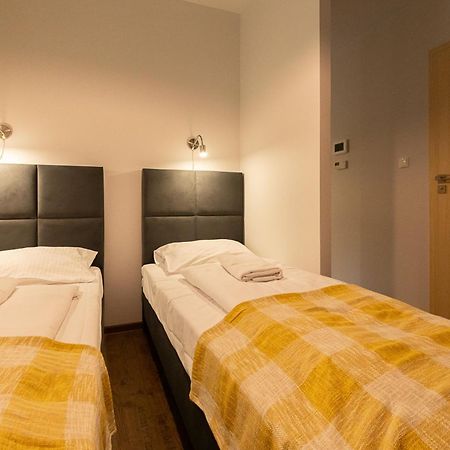 Rentplanet - Apartamenty Pstrowskiego Szklarska Poręba Esterno foto